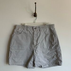 Vintage Lee khaki high rise with 5.5” inseam women’s shorts- 14